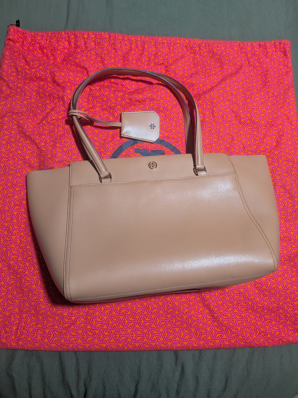 Tory Burch Robinson Parker Large tote Tan Caramel Color With Dust Bag